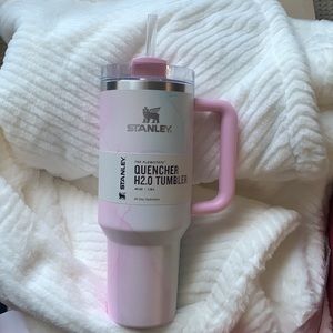 NWT Stanley 40oz H2.0 FlowState
Quencher Tumbler in Watercolor Tulle!